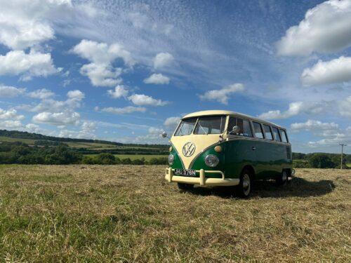 VOLKSWAGEN 1975 BRAZILIAN 15 WINDOW SPLIT SCREEN (RHD) CAMPER VAN